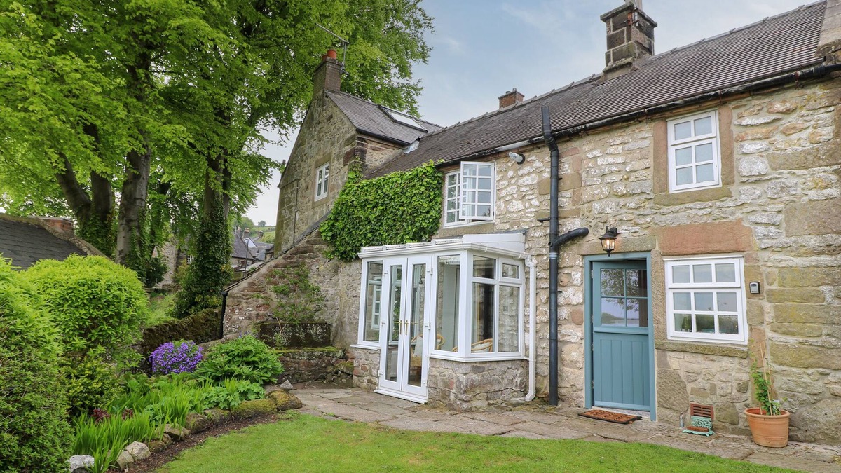 Winster Cottage | IVY COTTAGE, family friendly, character holiday cottage in Winster