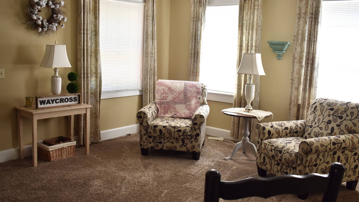 Waycross Cottage | Ivy Cottage on Fern