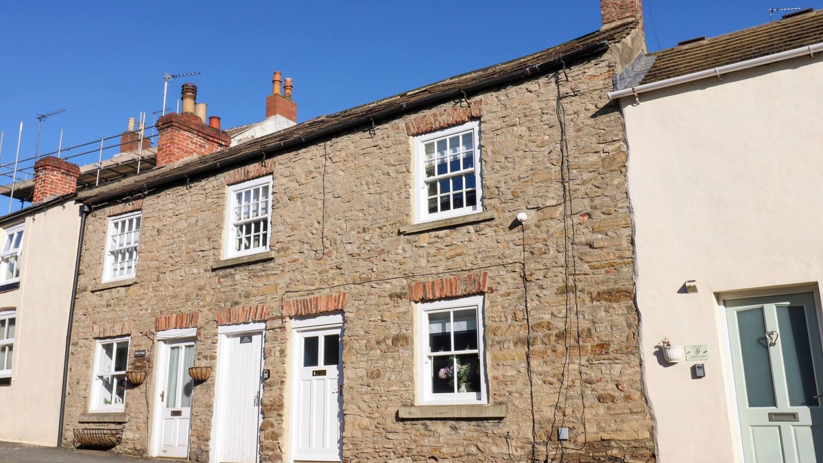 Richmond Cottage | IVY COTTAGE, pet friendly, character holiday cottage in Richmond