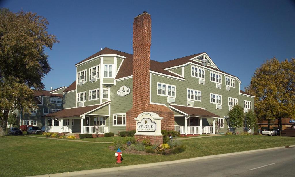 Notre Dame Hotel | Ivy Court Inn and Suites