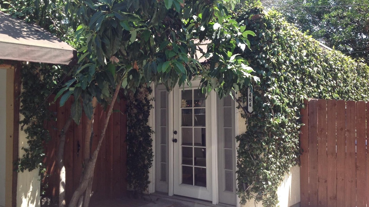Sunset Junction Cottage | Ivy Covered Cottage in the heart of Silver Lake