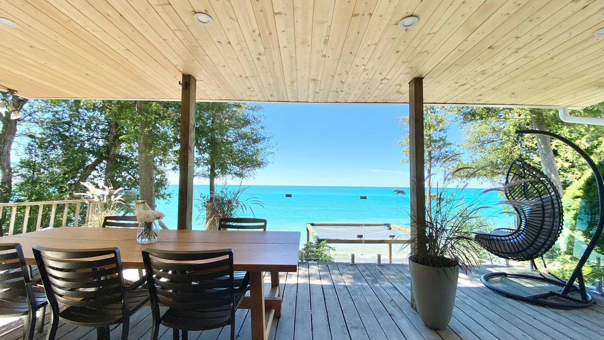 Ashfield-Colborne-Wawanosh Cottage | Ivy Lane Cottage is a completely renovated modern Retreat