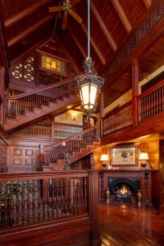 Bellevue Avenue Historic District Bed & Breakfast | Ivy Lodge