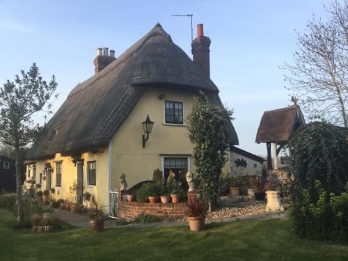 Howlett End House | Ivy Todd cottage