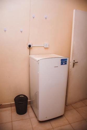 Embu Bed & Breakfast | Izaak