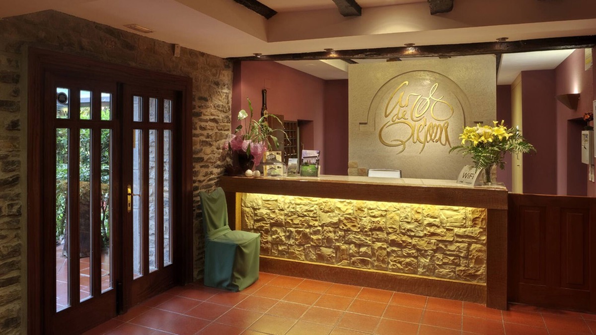 Ayala Hotel | Izalde