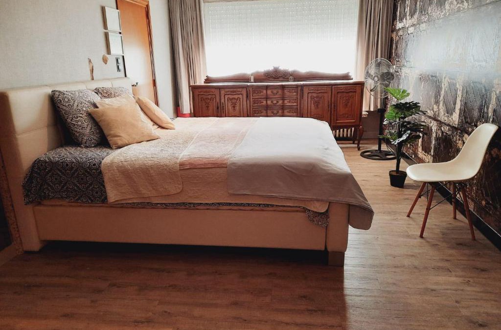 Izegem House | Izegem: Huis met een Uitzicht (5 slaapkamers, 12 personen)