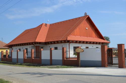 Jaszladany House | Jász Vendégház