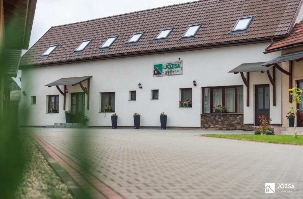 Suseni House | Józsa vendégház