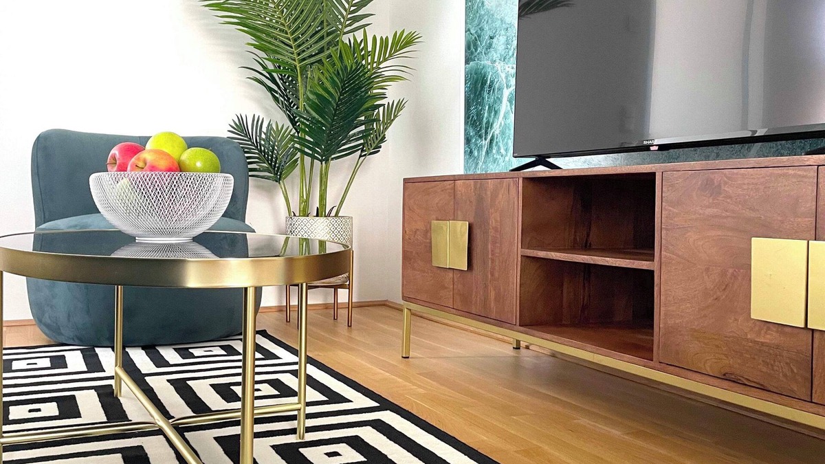 Gmunden Apartment | J.a.d.e Summary: Über