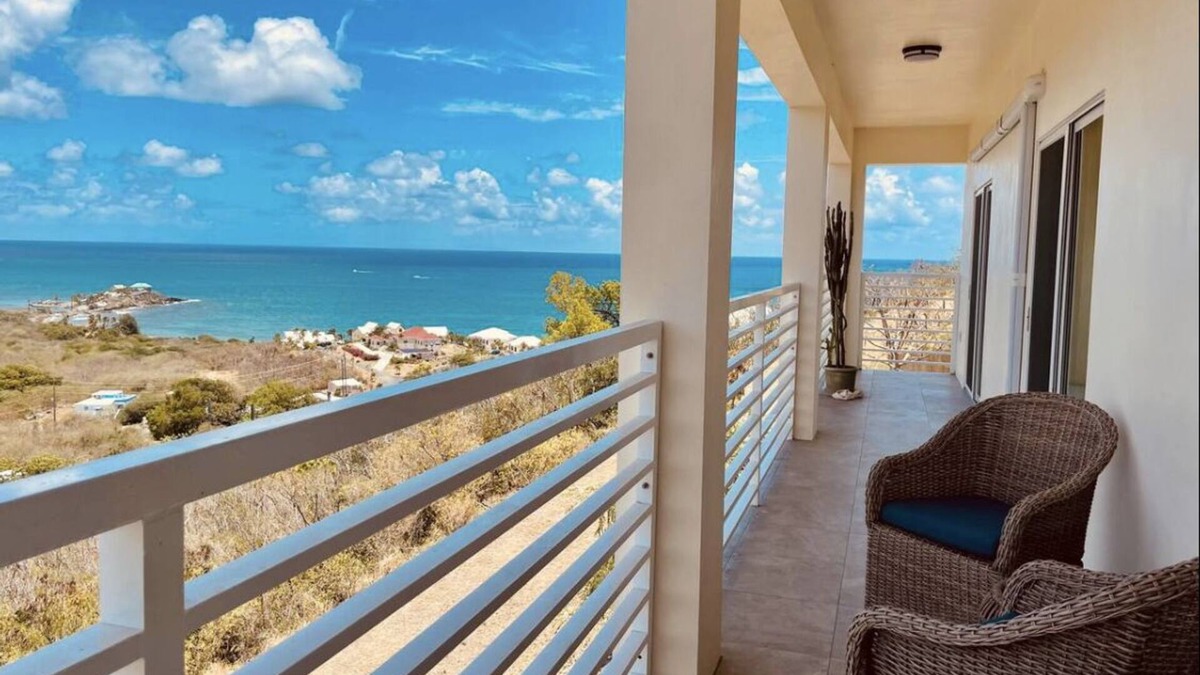 Green Cay Apartment | J&B’s Oceanview- Sleep 6