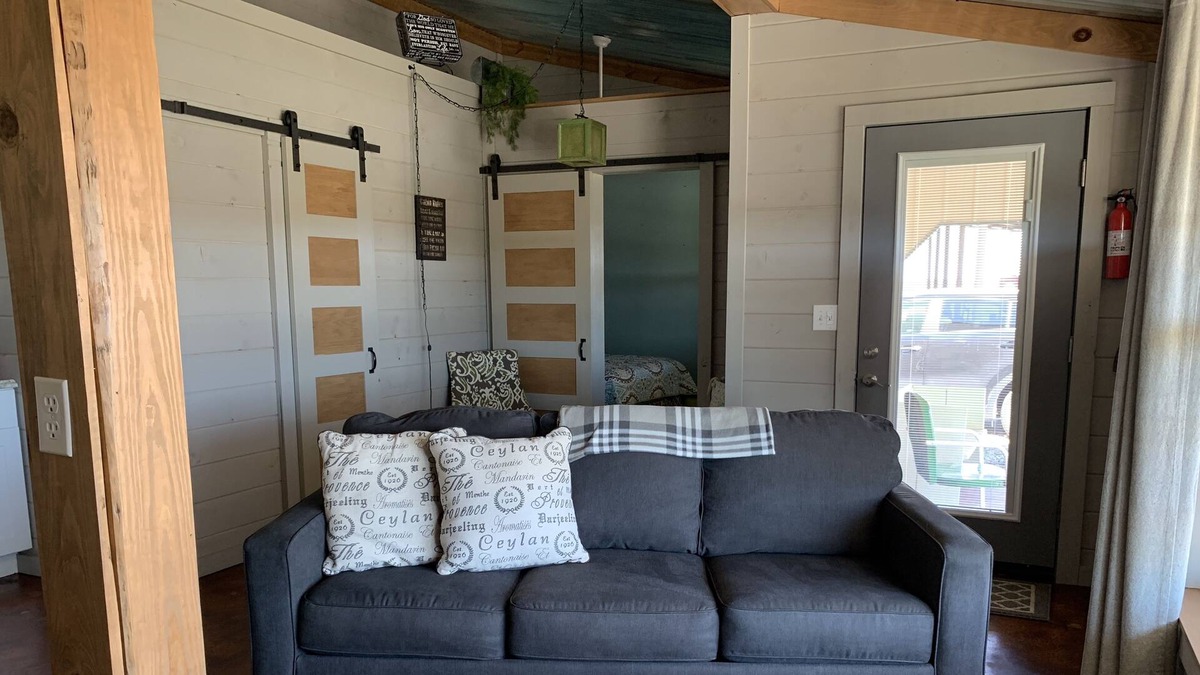 Okemah Apartment | J LO Ranch