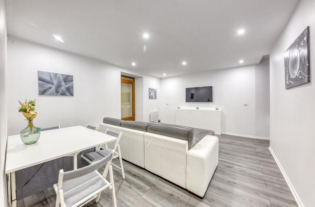 Tonnerre Apartment | J Mo Home - Tonnerre - O' Verre