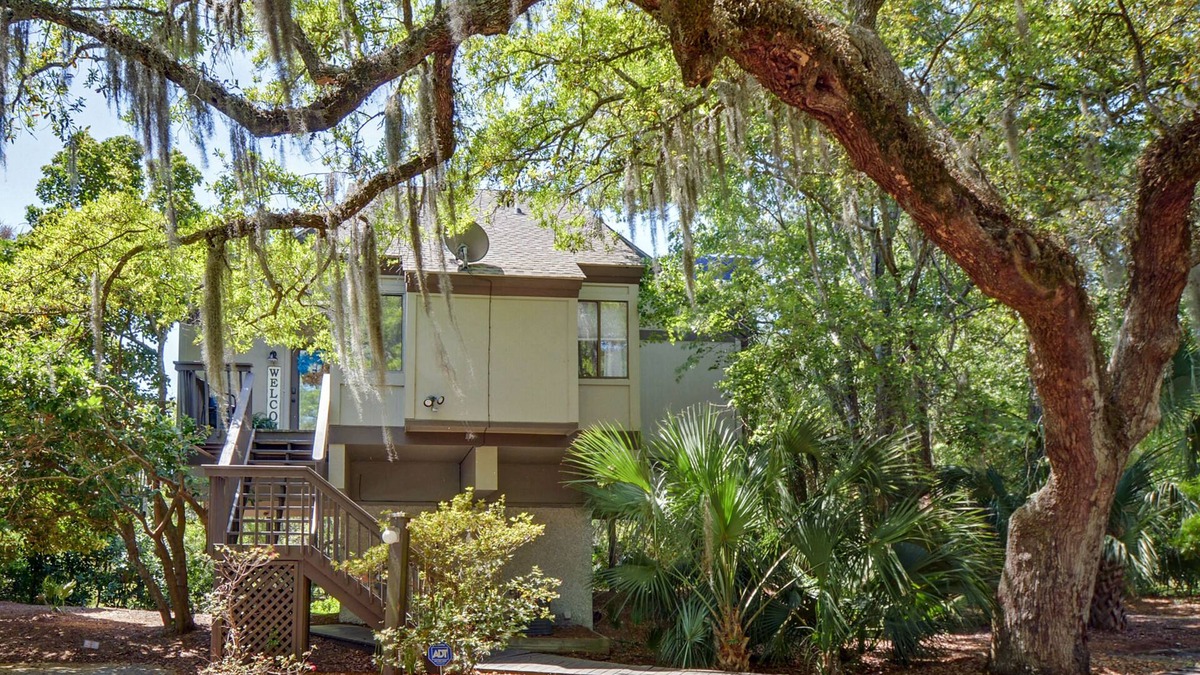 St. Simons Island House | J&R Island Retreat Renovated Home w/Low Rates!