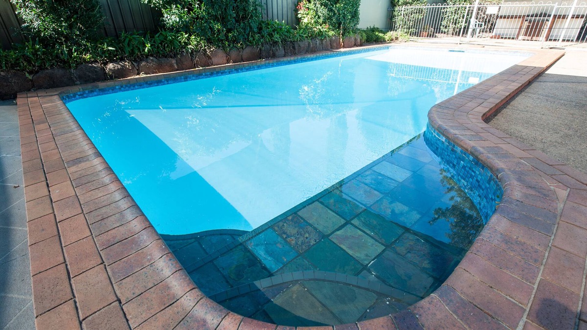 South Toowoomba Hotel | Jacaranda Place Motor Inn
