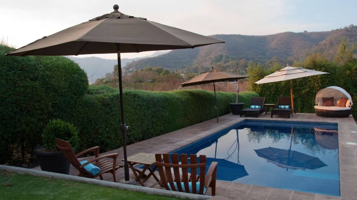 El Santuario House | Jacarandas House La Peña Valle de Bravo, Mex.