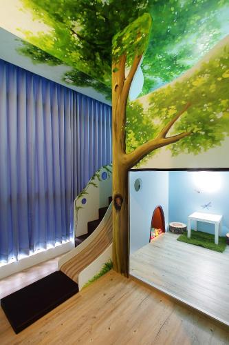 North District House | Jack Castle