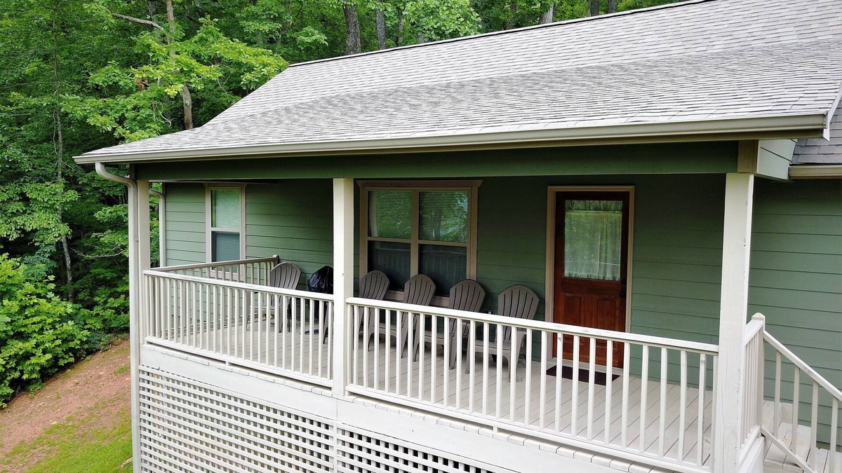 Hiawassee Cabin | Jack & Louise's Cabin NO WIFI Peaceful Mountain Cabin Get Away from it All here!