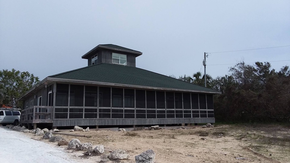 Port St. Joe House | Jack's Gulls. sleeps 10! water front and rear.