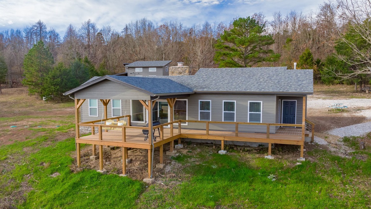 Sand Gap Cabin | Jack's Joint miles of ATV trails, hiking trails, and 20 mins from Buffalo River.