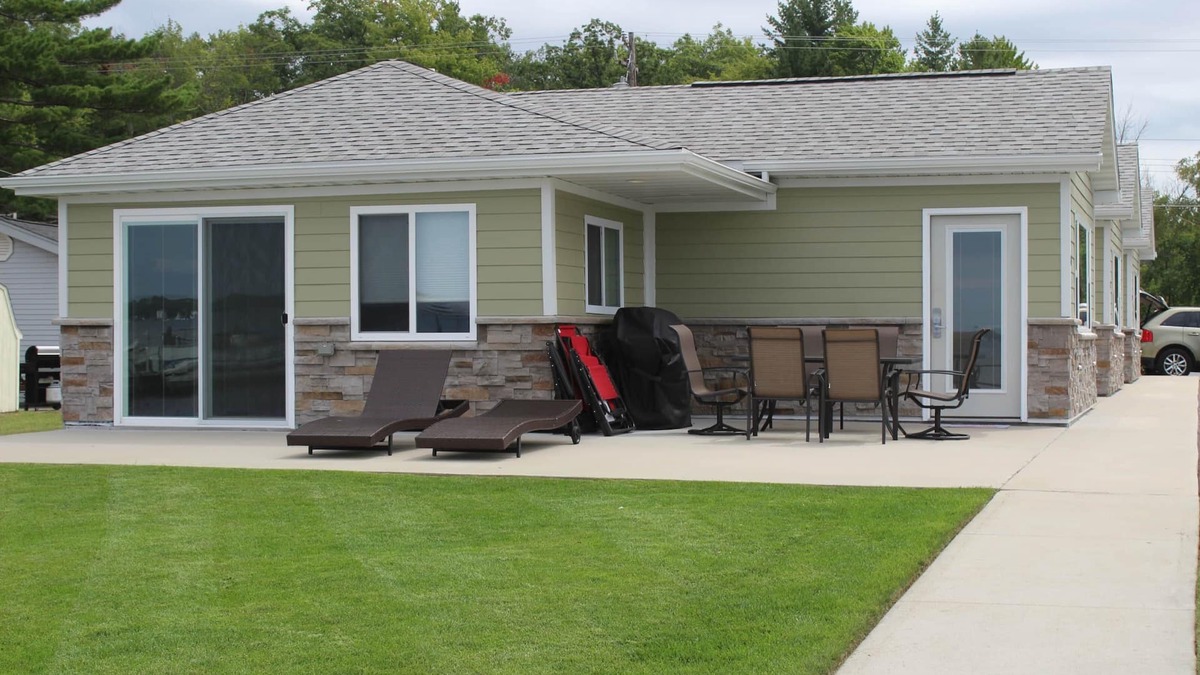 Prudenville Cabin | Jack's on the Bay, 2 Bedroom/2 Bath Lake Front