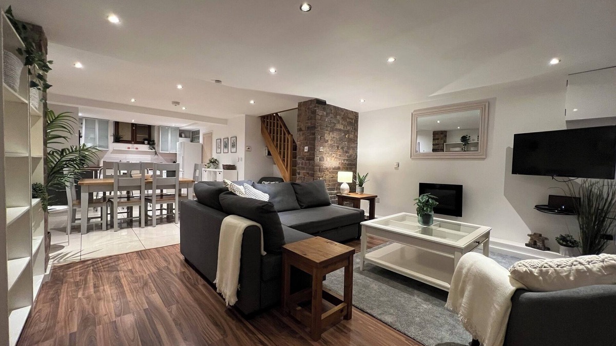 Jackfield House | Jackfield Old School
