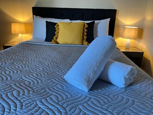 Warwick Hotel | Jackie Howe Motel