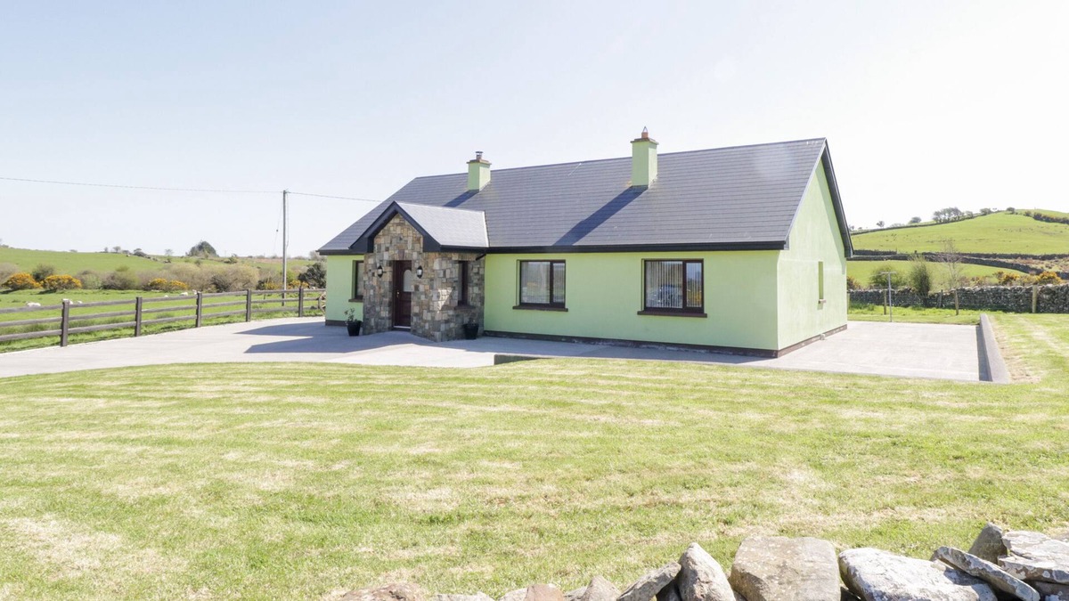 Kinuary House | JACK’S PLACE, family friendly in Westport, County Mayo