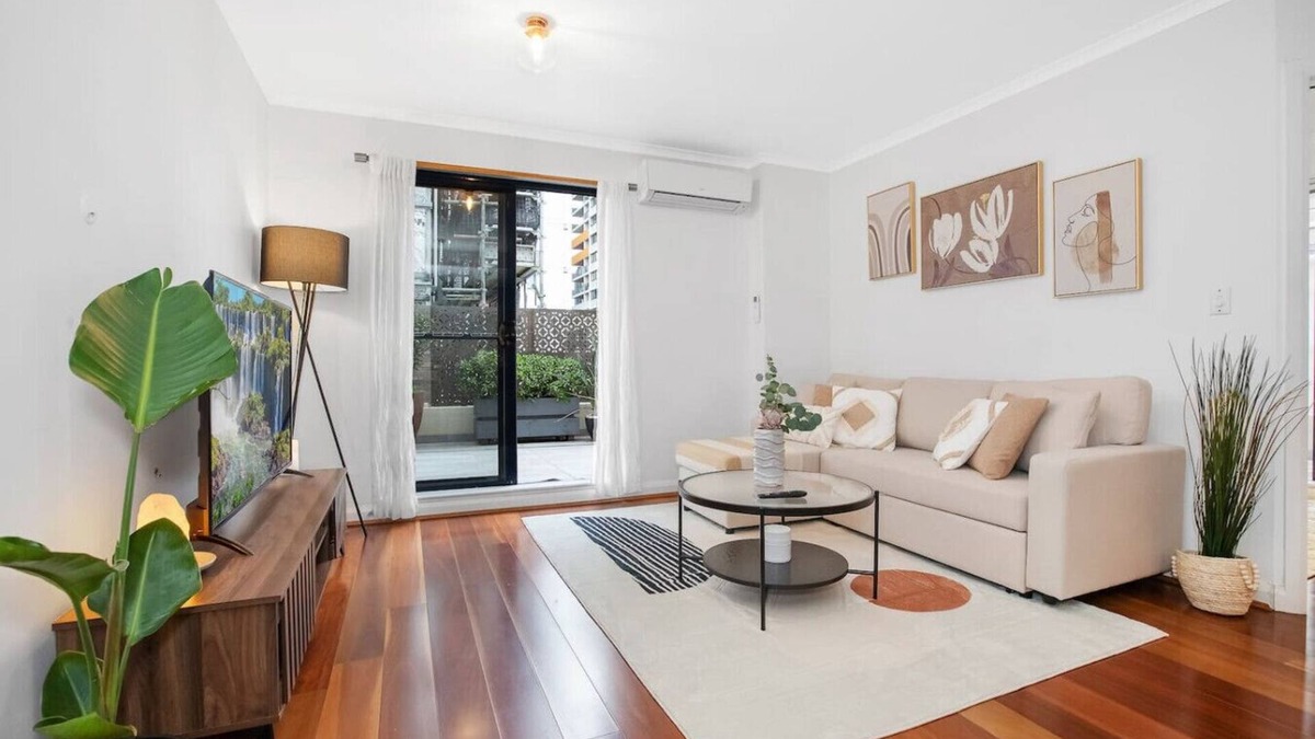 Redfern Apartment | Jacks Stylish Central Retreat w Free Parking