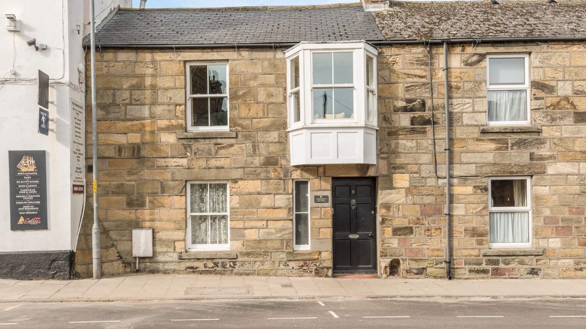 Alnmouth Cottage | JACKSON COTTAGE, family friendly in Alnmouth