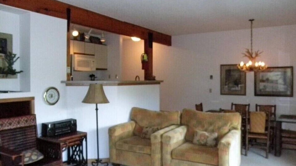 Wakefield Condo | Jackson Creek Ski IN/OUT Top 6 person chair