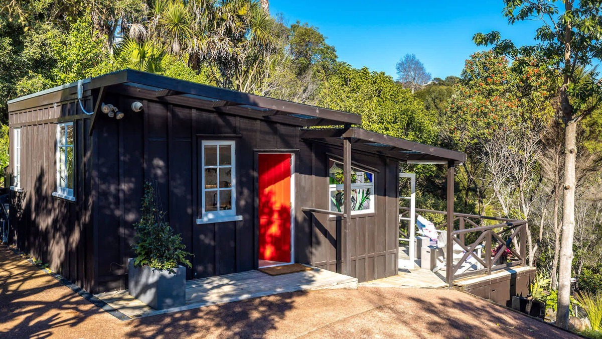 Waiheke Island Cabin | Jacksons Hideaway - Stay Waiheke