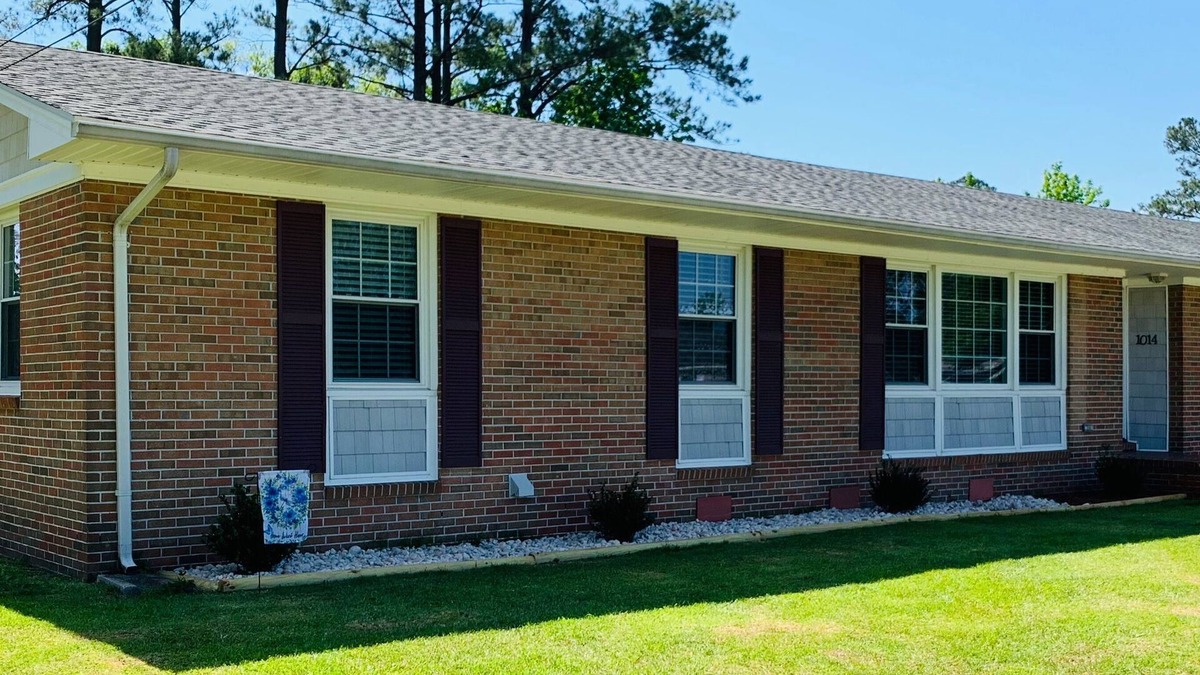 Jacksonville House | Jacksonville ranch house with perks!