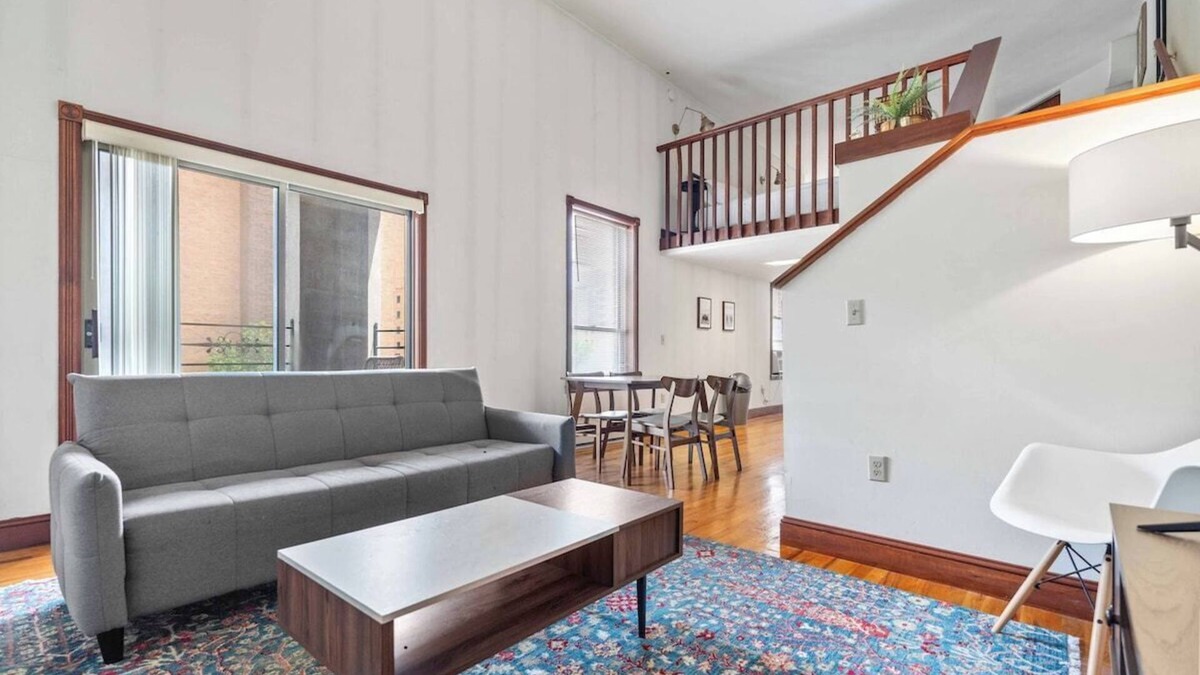 Madison Apartment | Jacuzzi 1BR loft w/den/office-open concept