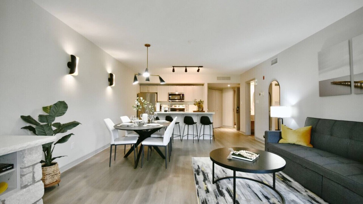 Oro-Medonte Apartment | Jacuzzi Suite with full kitchen