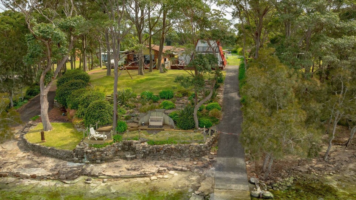 St. Georges Basin House | Jado on the Lake- House Jervis Bay