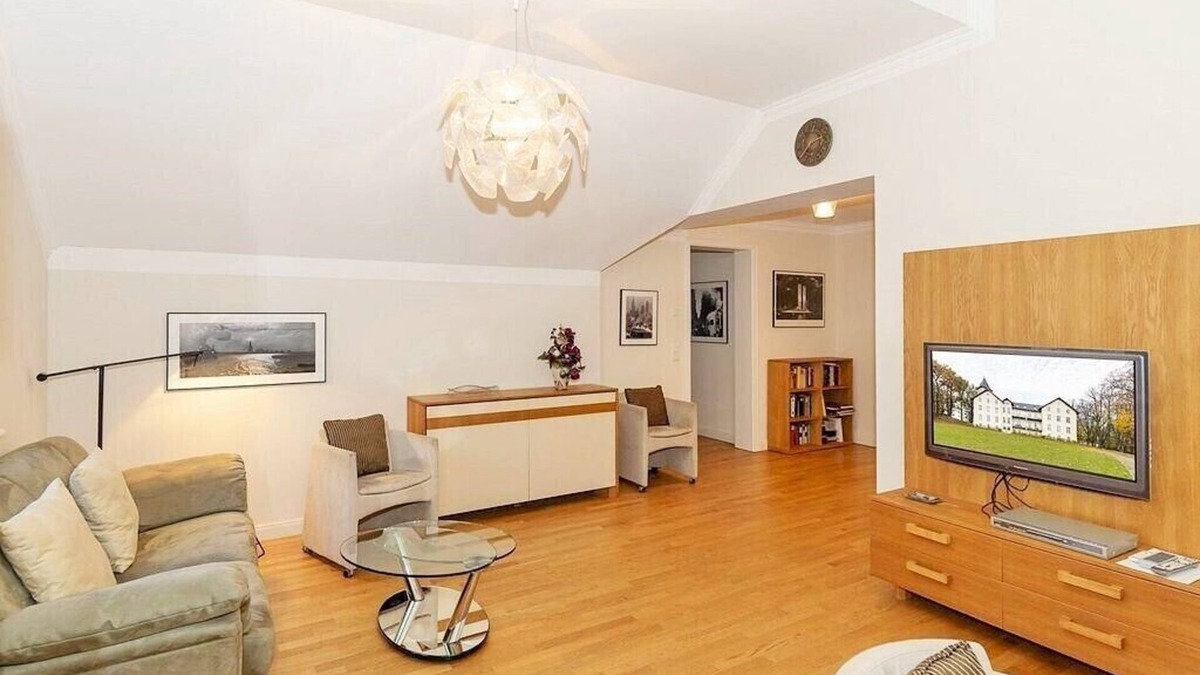 Hohen Niendorf Apartment | Jagdschloss WE 21: exclusive 3-room apartment with high-quality furnishings
