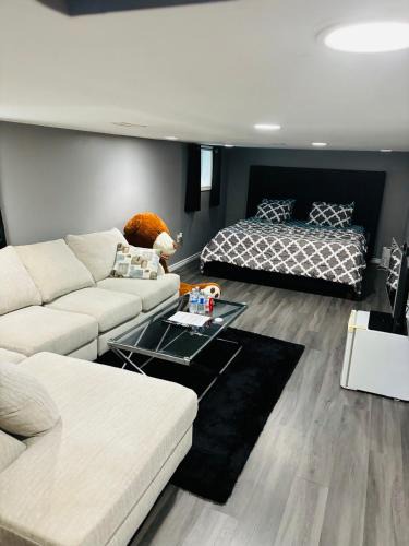 East Windsor House | Jakpor Residence