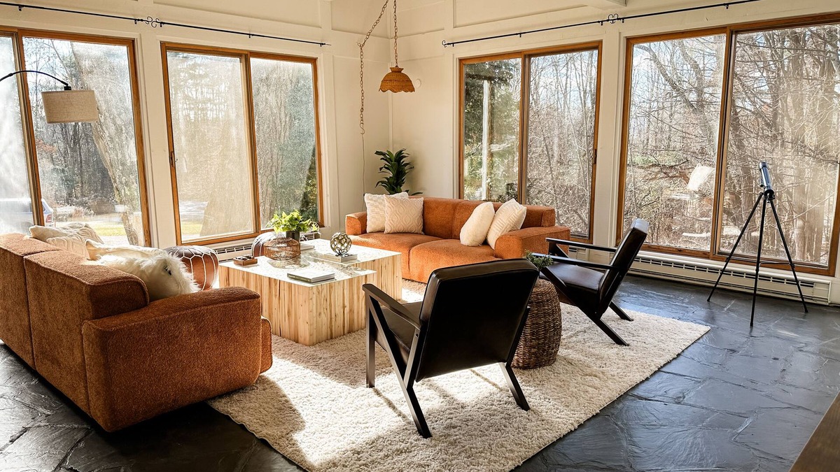 Mendon House | Jam House Killington/Pico:Renovated Luxury+Hot Tub+Sauna+Wine Bar+Pool+Game Room