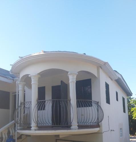Tower Isle Apartment | Jamaica Beach