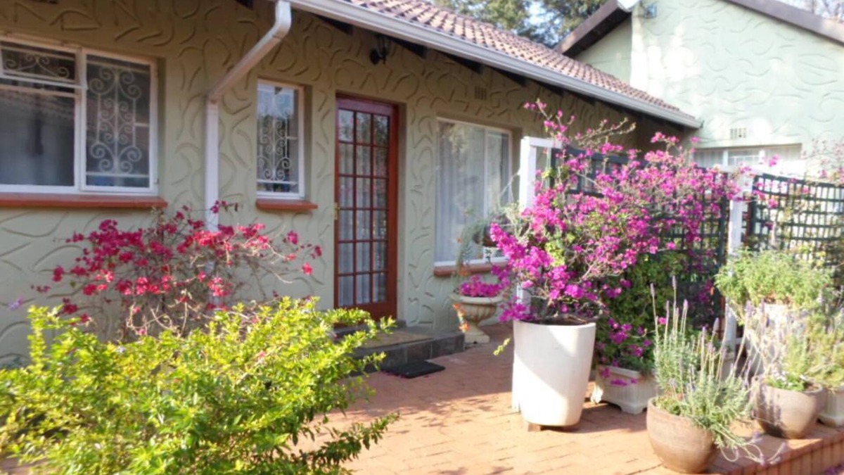 Bedfordview House | JAMBAR B&B/SELF CATERING.