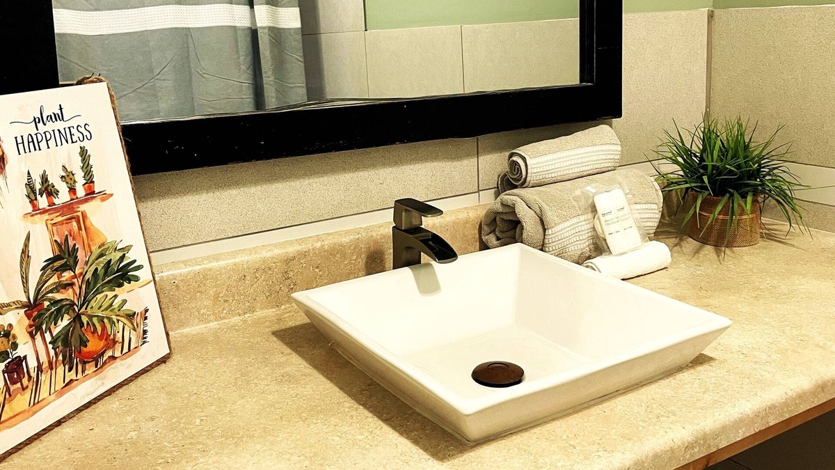 Monroe Hotel | James Motel