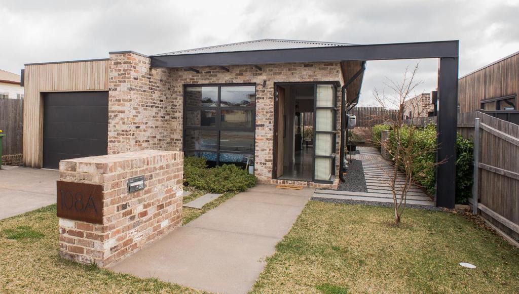 Yass House | Jamila