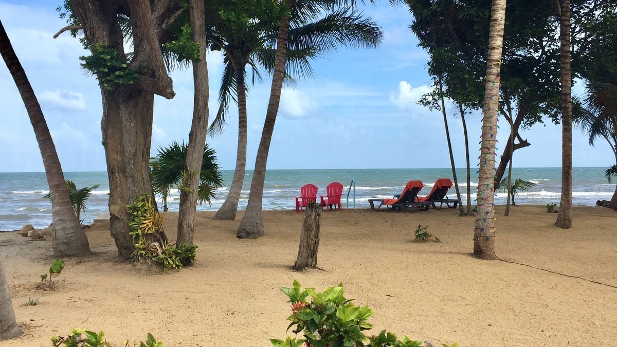 Sittee River House | Jan's Beach Cabana/Hopkins/Beachfront with Spacious Interior/Gold Standard