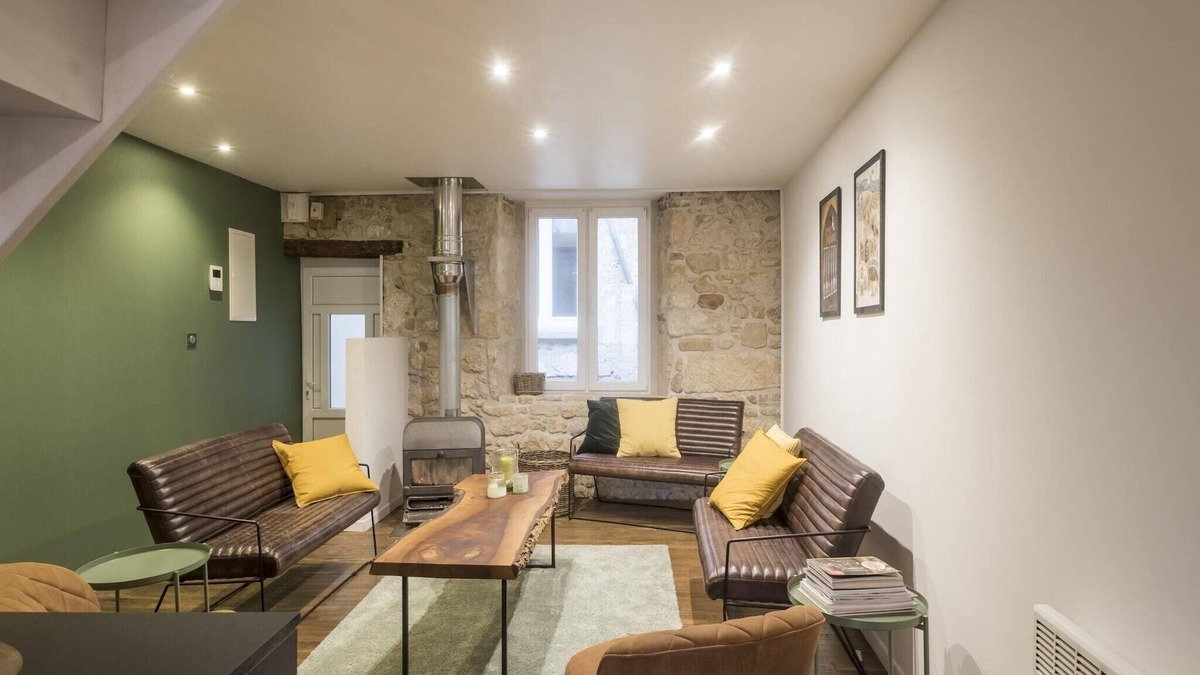 Dun-sur-Meuse House | Jane Austen Lake Retreat