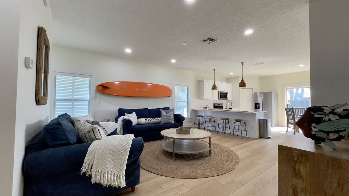 Boardwalk House | Jane's Beach House - Walk to the Beach!