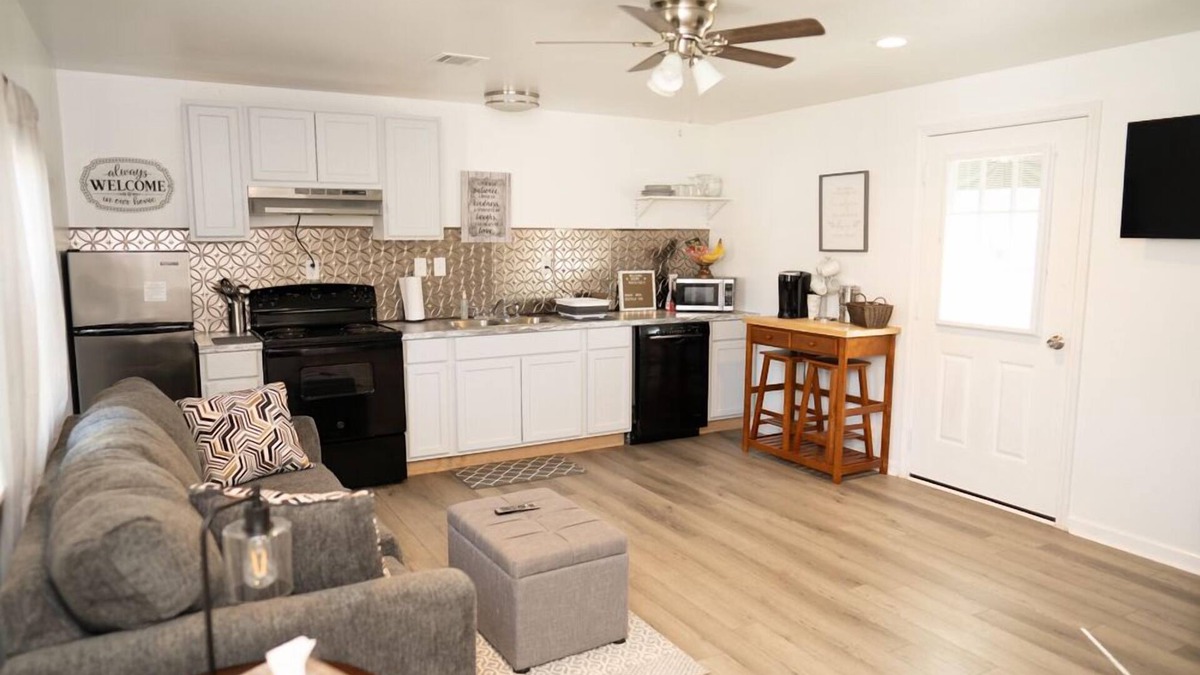 Carencro Cabin | Janie’s Cozy Cabin