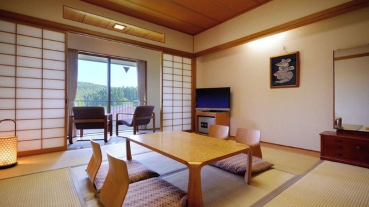 Iwanuma Hotel | Japanesestyle room with 8 tatami mats and a bath /Iwanuma Miyagi