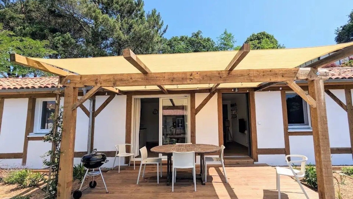 Lesperon House | Jasmin - Nature & sea with terrace and play area