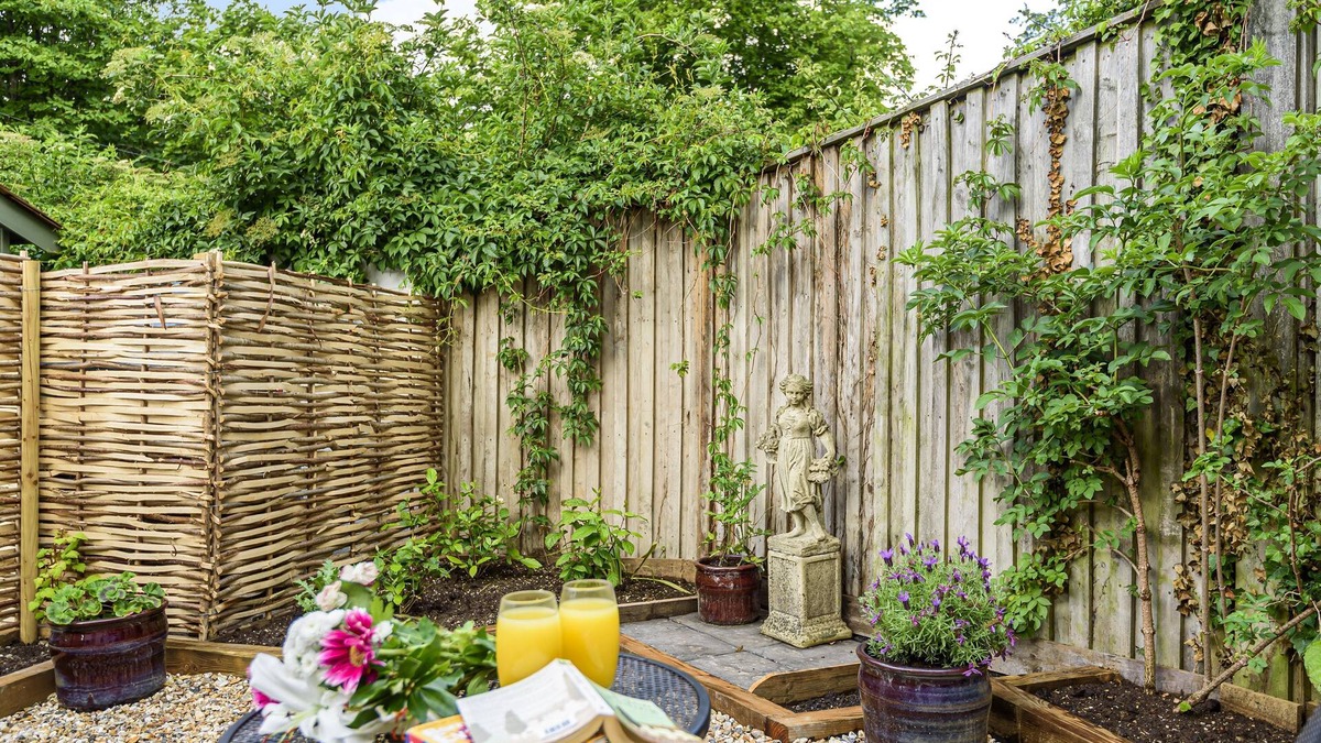 Blandford Forum Apartment | Jasmine Cottage- one bed apartment in one of the oldest cottages in the village.